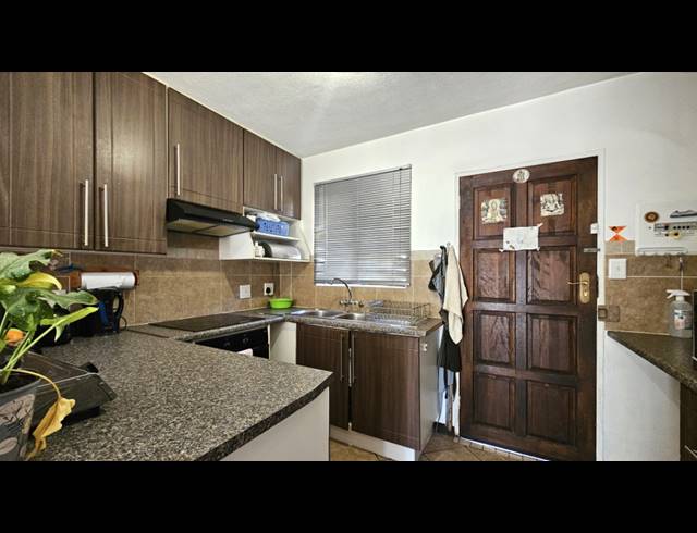 2 BEDROOM APARTMENT FOR SALE IN MOOIKLOOF RIDGE